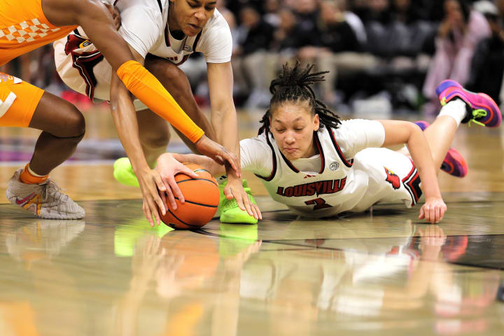 Unmetered Tennessee vs Louisville - Women's Championship Classic Photography